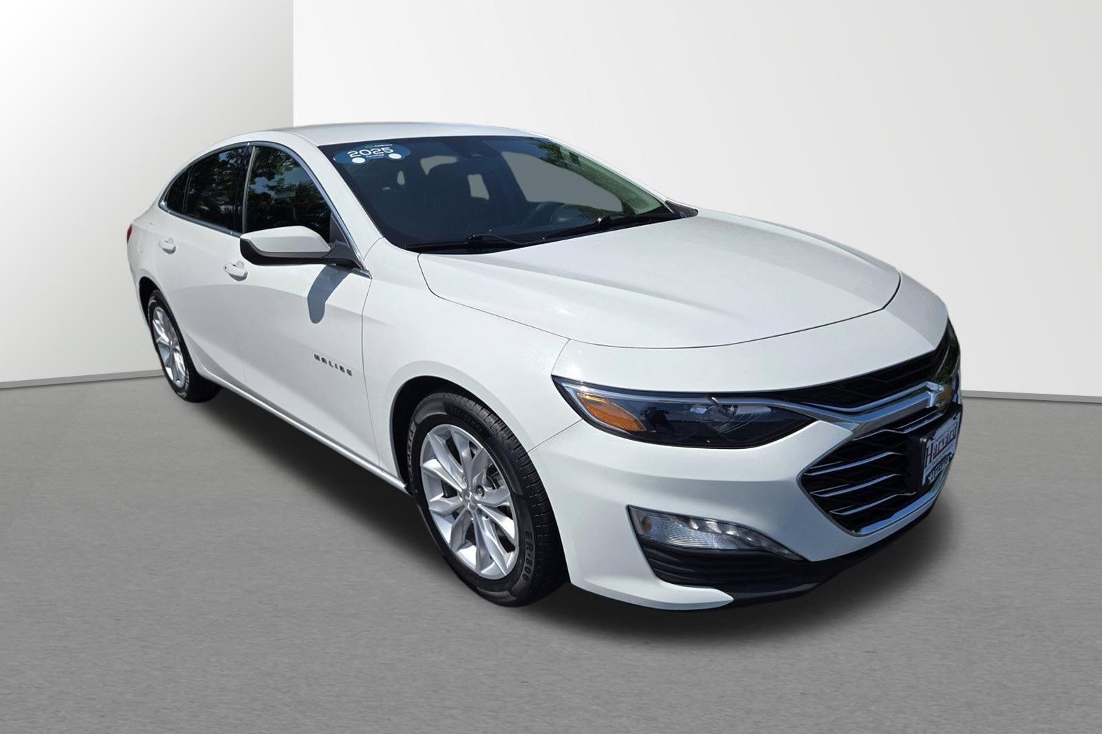 Used 2025 Chevrolet Malibu LT FWD image 1
