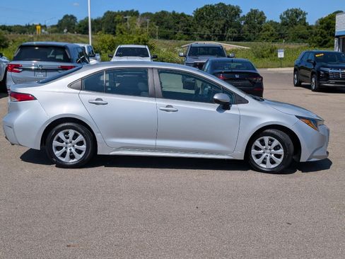 Used 2024 Toyota Corolla LE FWD image 6
