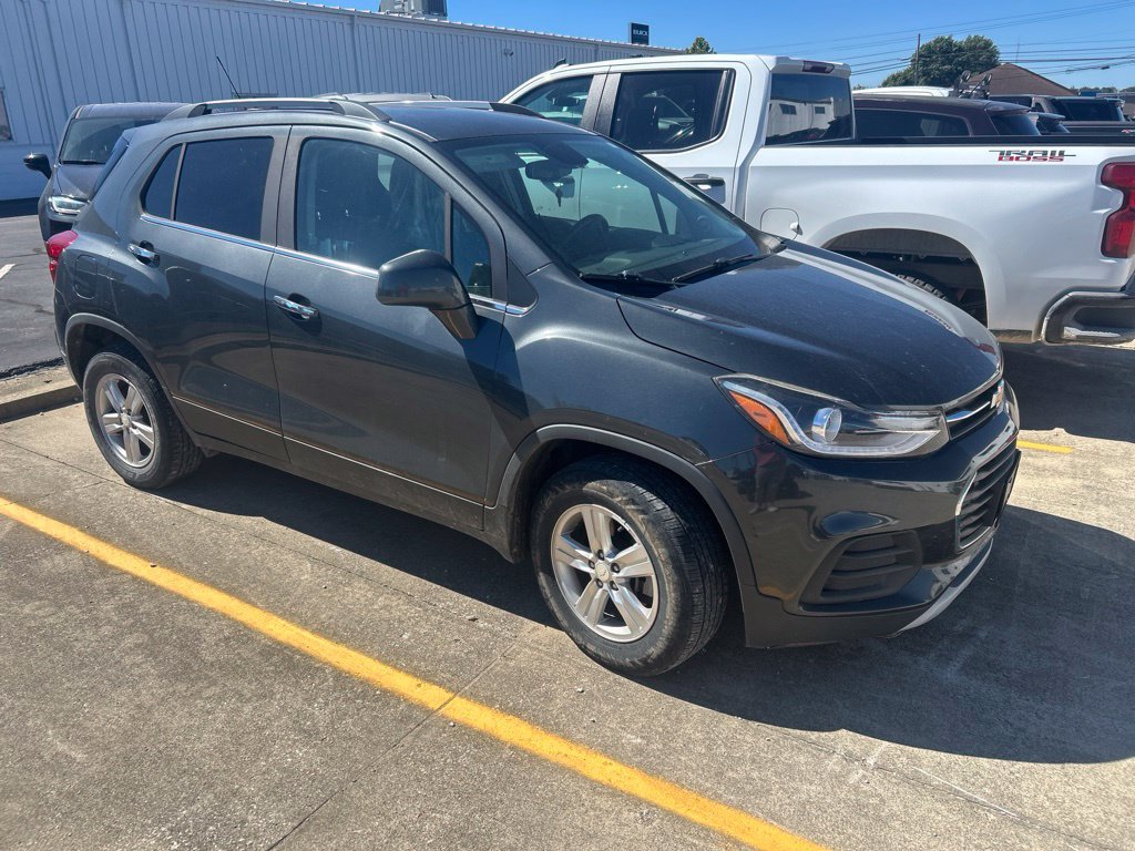 Used 2018 Chevrolet Trax LT w/ LT Convenience Package AWD/4WD image 1