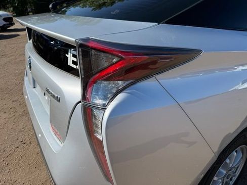 Used 2018 Toyota Prius Two w/ Prius Two Safety Plus Package FWD image 10