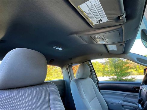 Used 2015 Toyota Tacoma 2WD Access Cab image 12