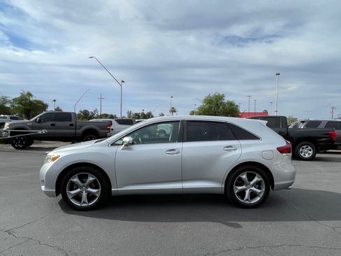 Used 2014 Toyota Venza LE w/ LE Convenience Package FWD image 2