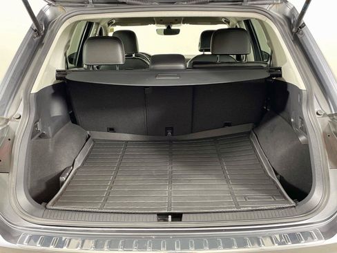 Used 2021 Volkswagen Tiguan SE AWD/4WD image 24