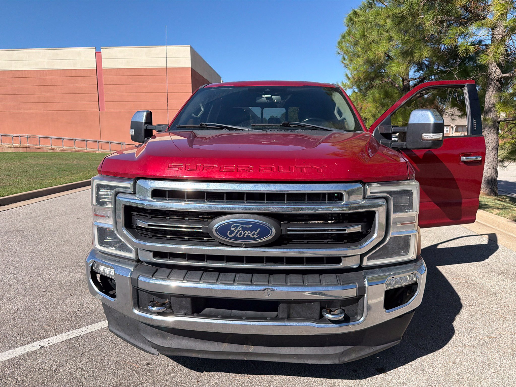 Used 2021 Ford F250 Lariat w/ Lariat Ultimate Package AWD/4WD image 2