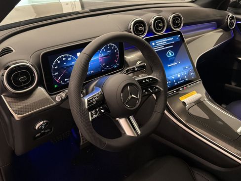 Used 2026 Mercedes-Benz GLC 300 image 4