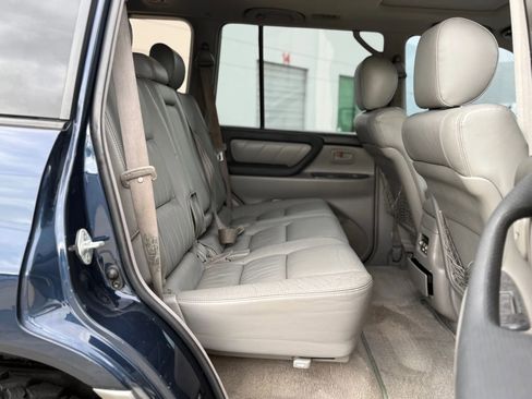 Used 2005 Toyota Land Cruiser AWD/4WD image 34