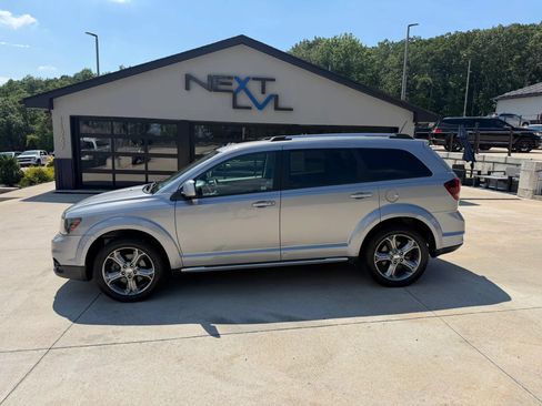Used 2017 Dodge Journey Crossroad FWD image 6