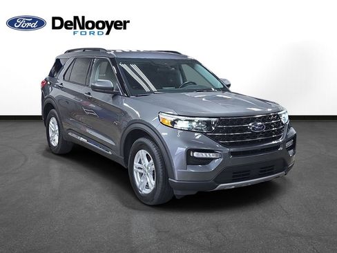 Used 2023 Ford Explorer XLT w/ Equipment Group 202A AWD/4WD image 4