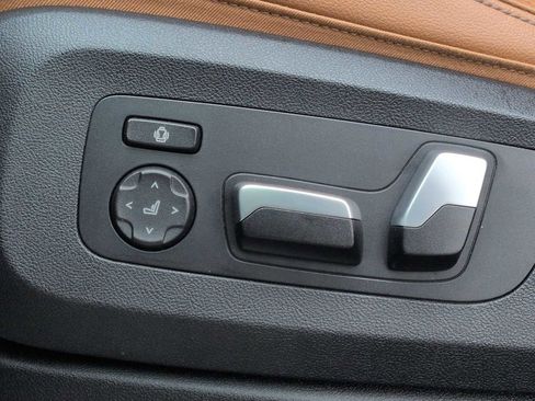 Used 2019 BMW X5 xDrive40i w/ Premium Package 2 image 18