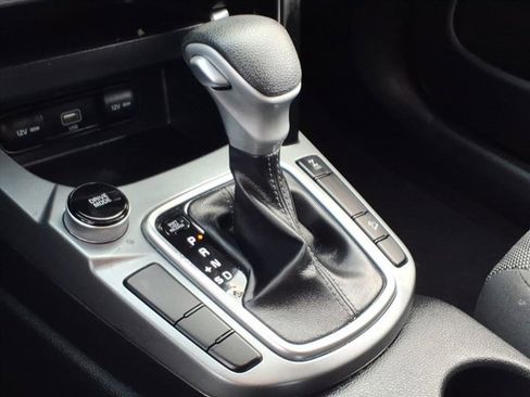 Used 2022 Kia Seltos LX image 16