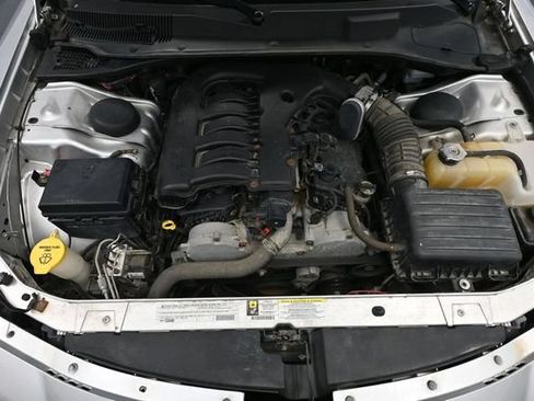 Used 2010 Dodge Charger SXT AWD/4WD image 40