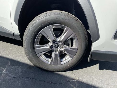 Used 2022 Toyota RAV4 XLE w/ Convenience Package AWD/4WD image 7