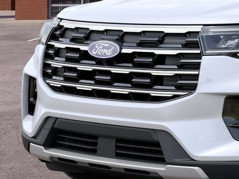 New 2027 Ford Explorer Active w/ Active Comfort Package RWD image 17