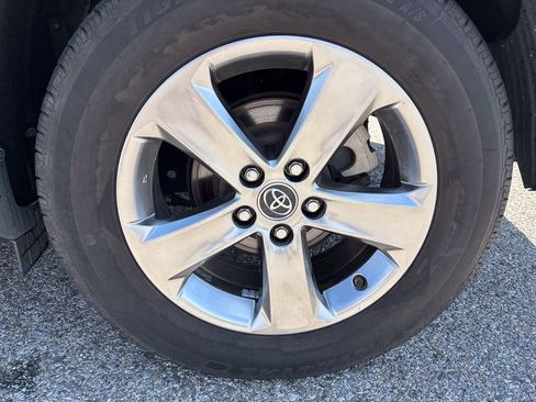 Used 2015 Toyota RAV4 XLE AWD/4WD image 42