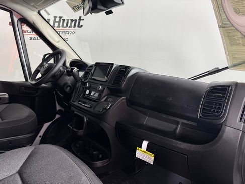 Used 2025 RAM ProMaster 2500 w/ U-Haul Equipment Group FWD image 35