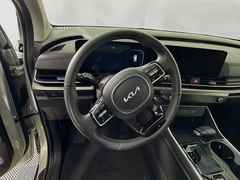 Used 2026 Kia Carnival SX w/ SX Dark Edition Package image 15