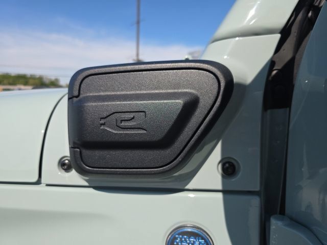 Used 2023 Jeep Wrangler Unlimited w/ Sun & Screen Package AWD/4WD image 40