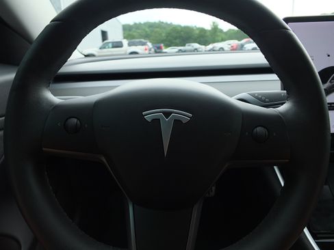 Used 2020 Tesla Model 3 Long Range AWD/4WD image 18