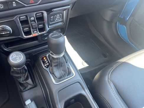 New 2025 Jeep Gladiator Sport image 22