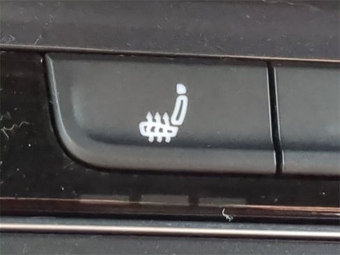 Certified 2020 Volkswagen Tiguan SE R-Line image 25