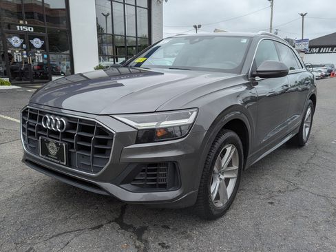 Used 2019 Audi Q8 Premium image 3