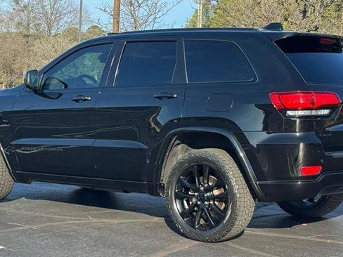 Used 2021 Jeep Grand Cherokee Laredo X AWD/4WD image 3