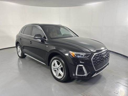 Used 2023 Audi Q5 e Premium Plus w/ Premium Plus Package AWD/4WD image 4