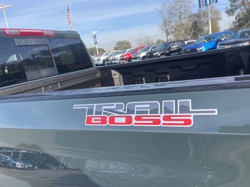 Used 2025 Chevrolet Silverado 1500 LT Trail Boss w/ Convenience Package II image 6