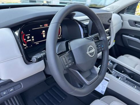 New 2026 Nissan Pathfinder SL w/ SL Premium Package image 27