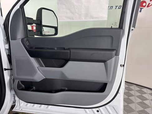 New 2026 Ford F250 XL w/ XL Chrome Package image 20