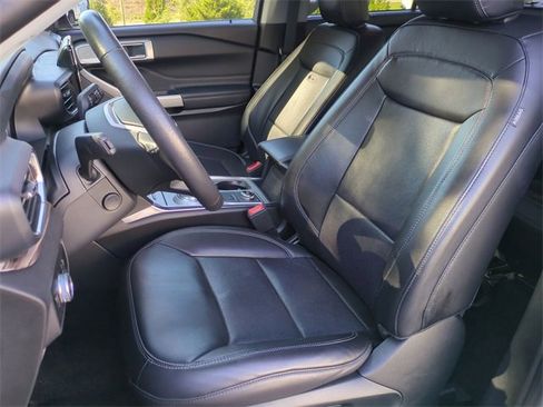 Used 2023 Ford Explorer Limited w/ Equipment Group 301A image 11