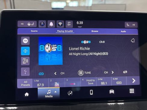 Used 2025 Jeep Compass Limited image 23