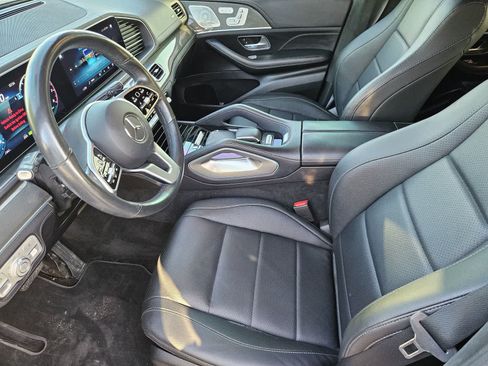 Used 2021 Mercedes-Benz GLS 450 4MATIC image 11