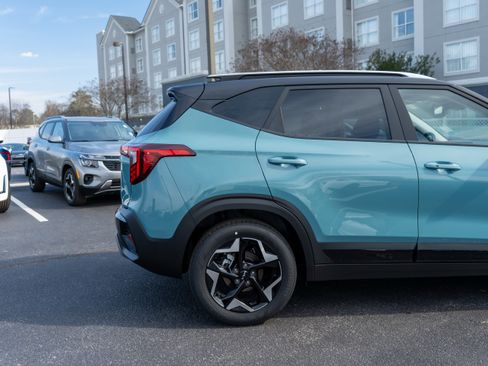 New 2026 Kia Seltos S image 9