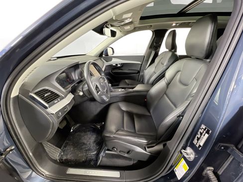 Used 2022 Volvo XC90 T5 Momentum w/ Climate Package image 19