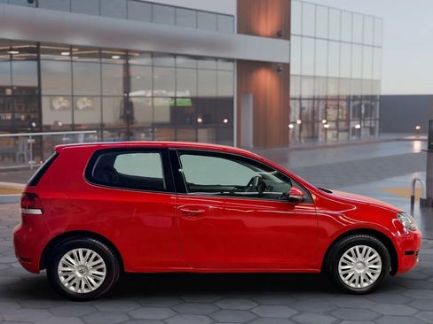 Used 2012 Volkswagen Golf 2-Door image 4