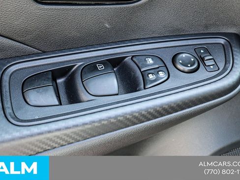 Used 2025 Nissan Versa S w/ Trunk Package FWD image 37