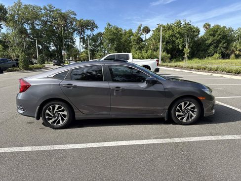 Used 2018 Honda Civic EX image 2
