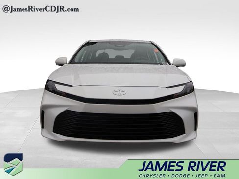 Used 2026 Toyota Camry LE FWD image 7
