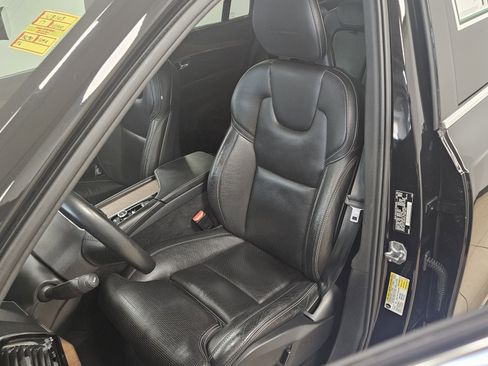 Used 2017 Volvo XC90 T6 Inscription w/ Vision Package image 39