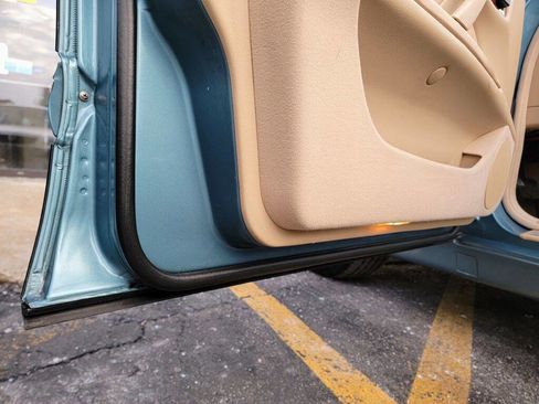 Used 2001 Mercedes-Benz E 320 Sedan image 37