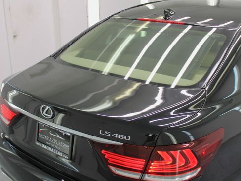 Used 2017 Lexus LS 460 w/ Comfort Package RWD image 19