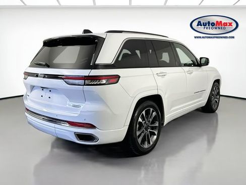 Used 2023 Jeep Grand Cherokee Overland image 2
