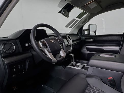 Used 2018 Toyota Tundra SR5 w/ SR5 Upgrade Package AWD/4WD image 29