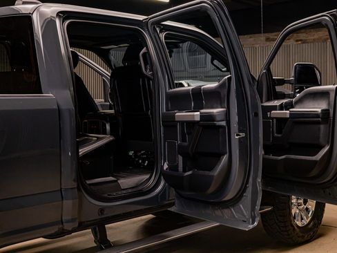 Used 2021 Ford F250 Platinum w/ FX4 Off-Road Package image 29