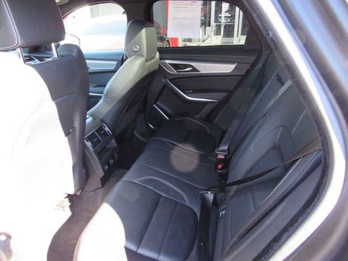 Used 2024 Jaguar F-PACE R-Dynamic S image 13