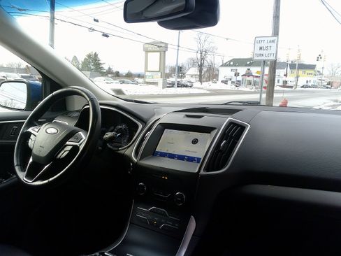 Used 2020 Ford Edge SEL w/ Cold Weather Package image 24