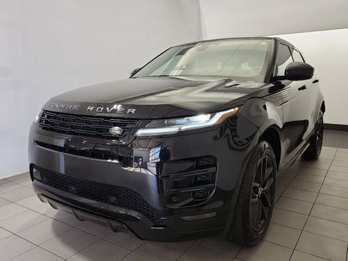 Used 2025 Land Rover Range Rover Evoque Dynamic SE image 2