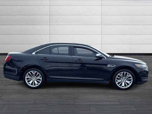 Used 2018 Ford Taurus Limited image 3