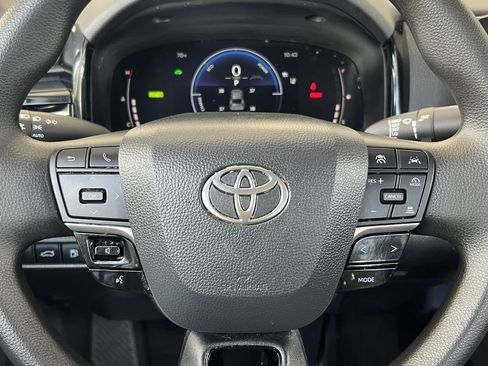 Used 2025 Toyota Camry LE w/ Convenience Package FWD image 24